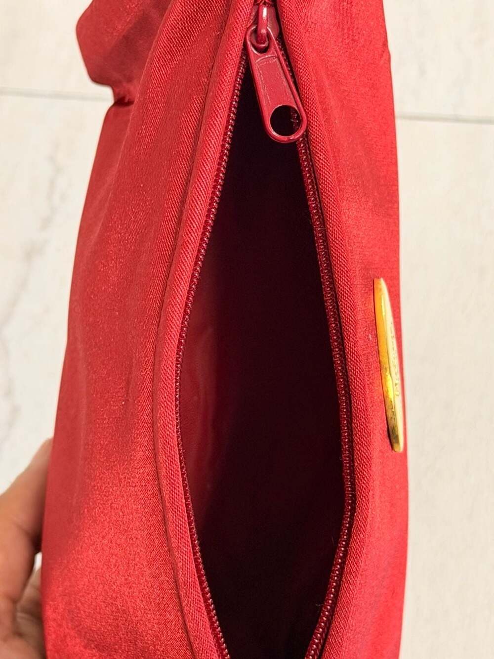 Parfums Christian Dior Red Satin Cosmetic Makeup Bag with Gold Logo Plaque - Picture 3 of 3
